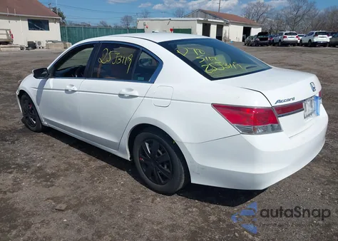 2011 Honda Accord 2.4 Lx z USA, uszkodzony, nr VIN 1HGCP2F39BA033776
